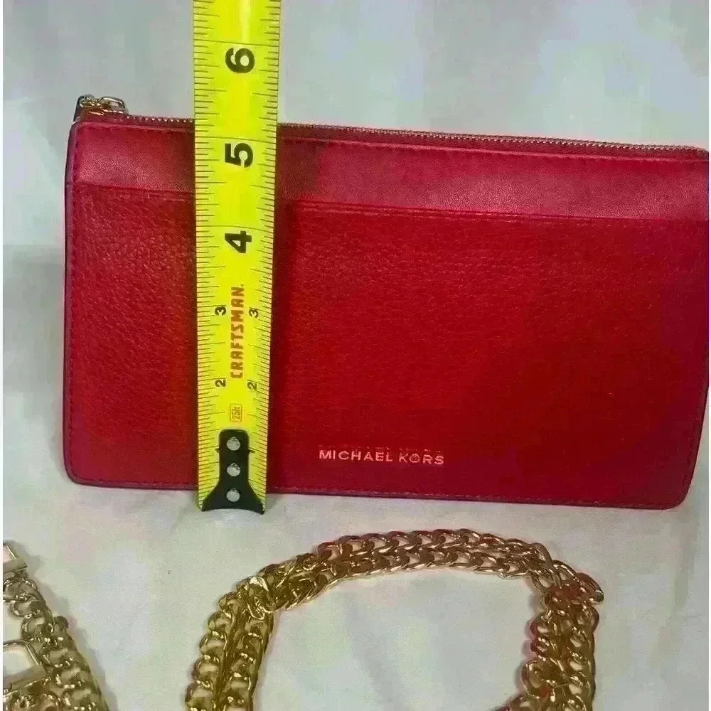New MICHAEL KORS Empire Large Red Convertible Crossbody Chain is unbranded